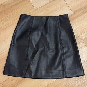 Aritizia’s faux leather mini skirt size 00